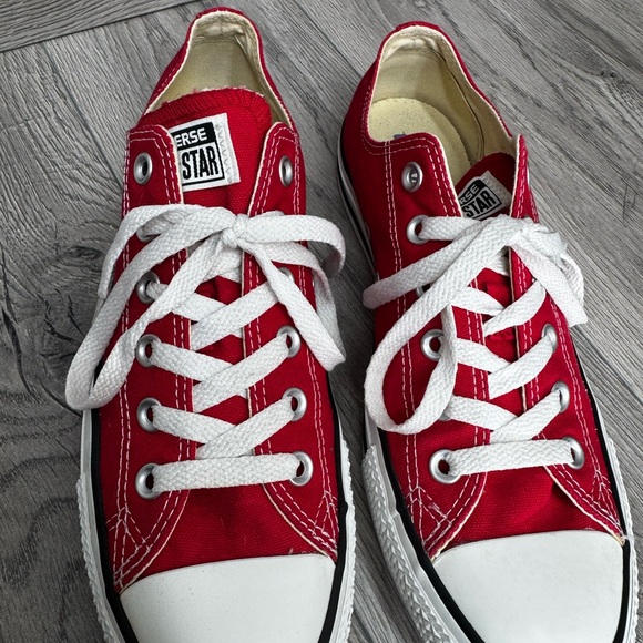 Converse Chuck Taylor All Star Low Top Red Sneakers Shoes Mens 7 Womens 9 - Picture 5 of 13